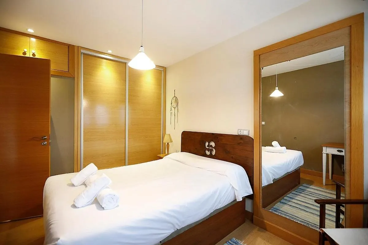 Bright Apartment 2 Bedrooms And 2 Bathrooms, Balcony And Views San Sebastián 0*,  Espanha